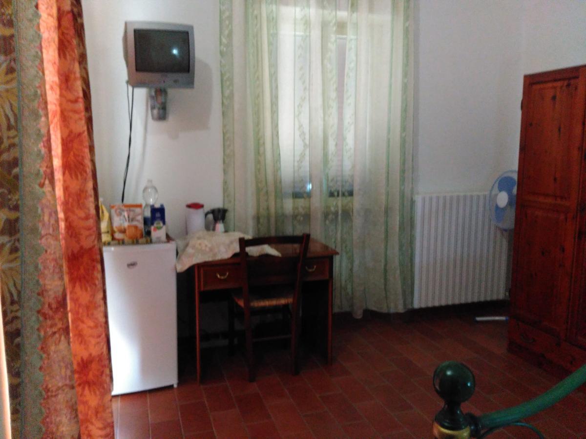 Agriturismo Uliveto Gretacci モンテメラノ エクステリア 写真
